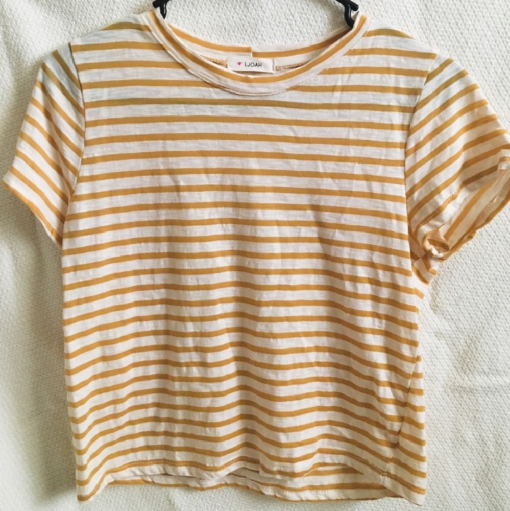 ✨HP!✨Nwot striped crop top💫